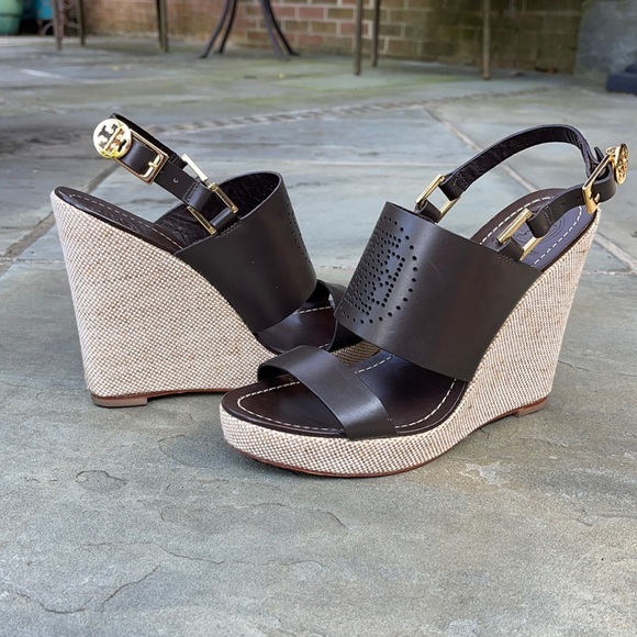 Tory Burch ‘Kimberly’ Brown Wedges - Picture 2 of 9